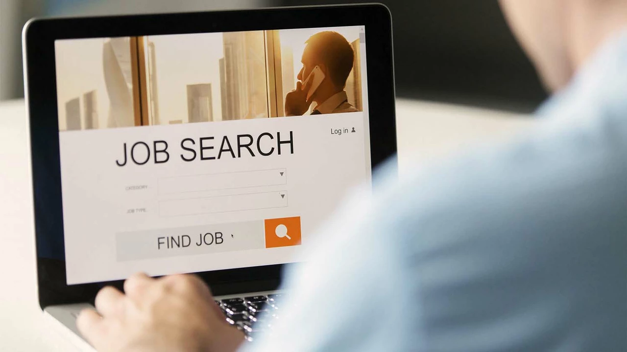 What are the best websites for finding jobs for a fresher?